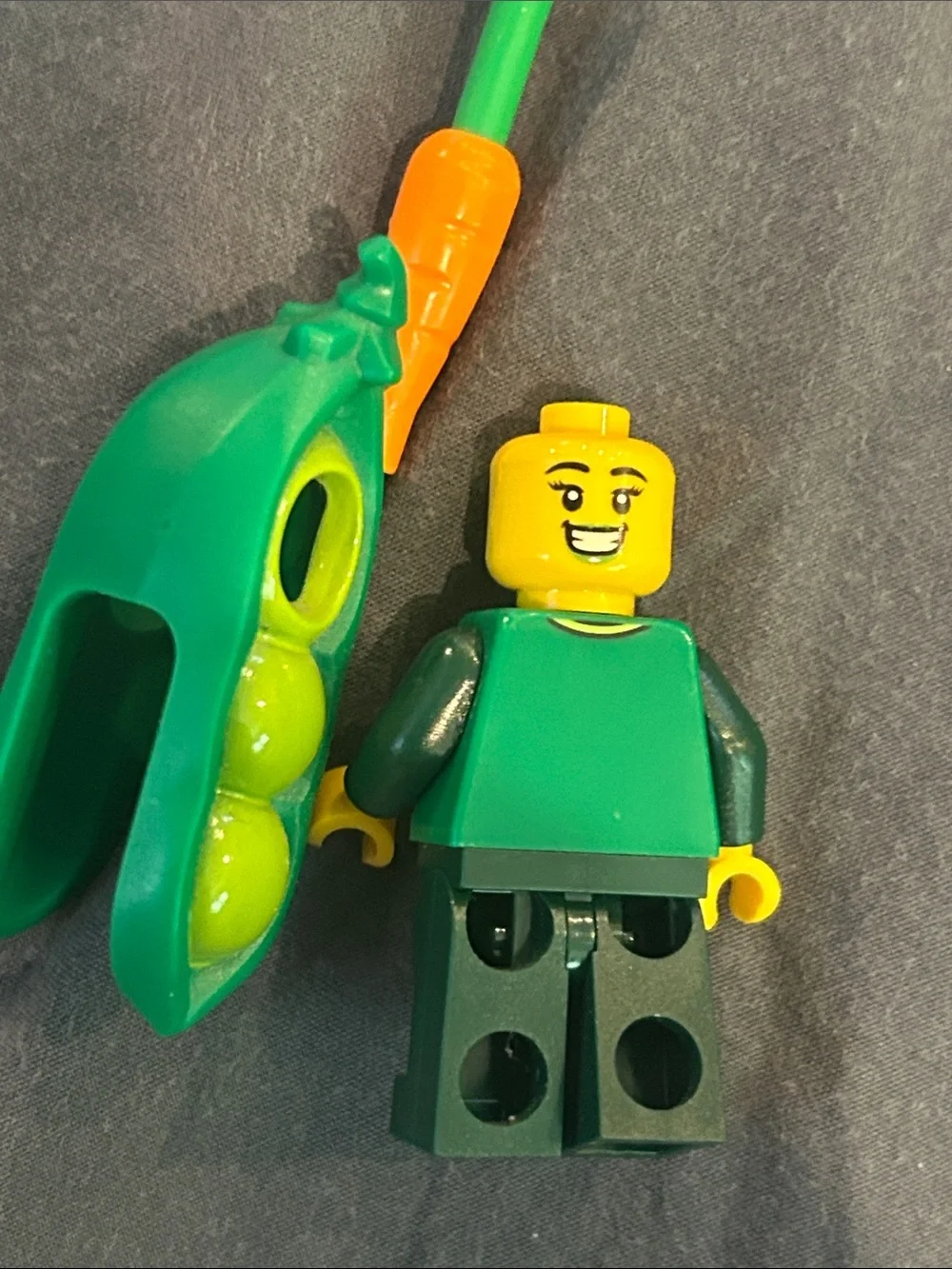 Lego sweet pea costume minifigure w carrot